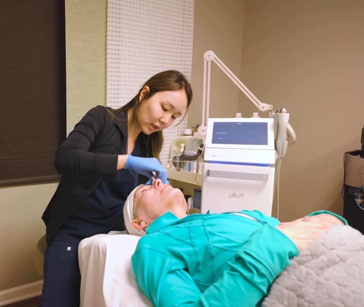 CryoFacial treatment in progress